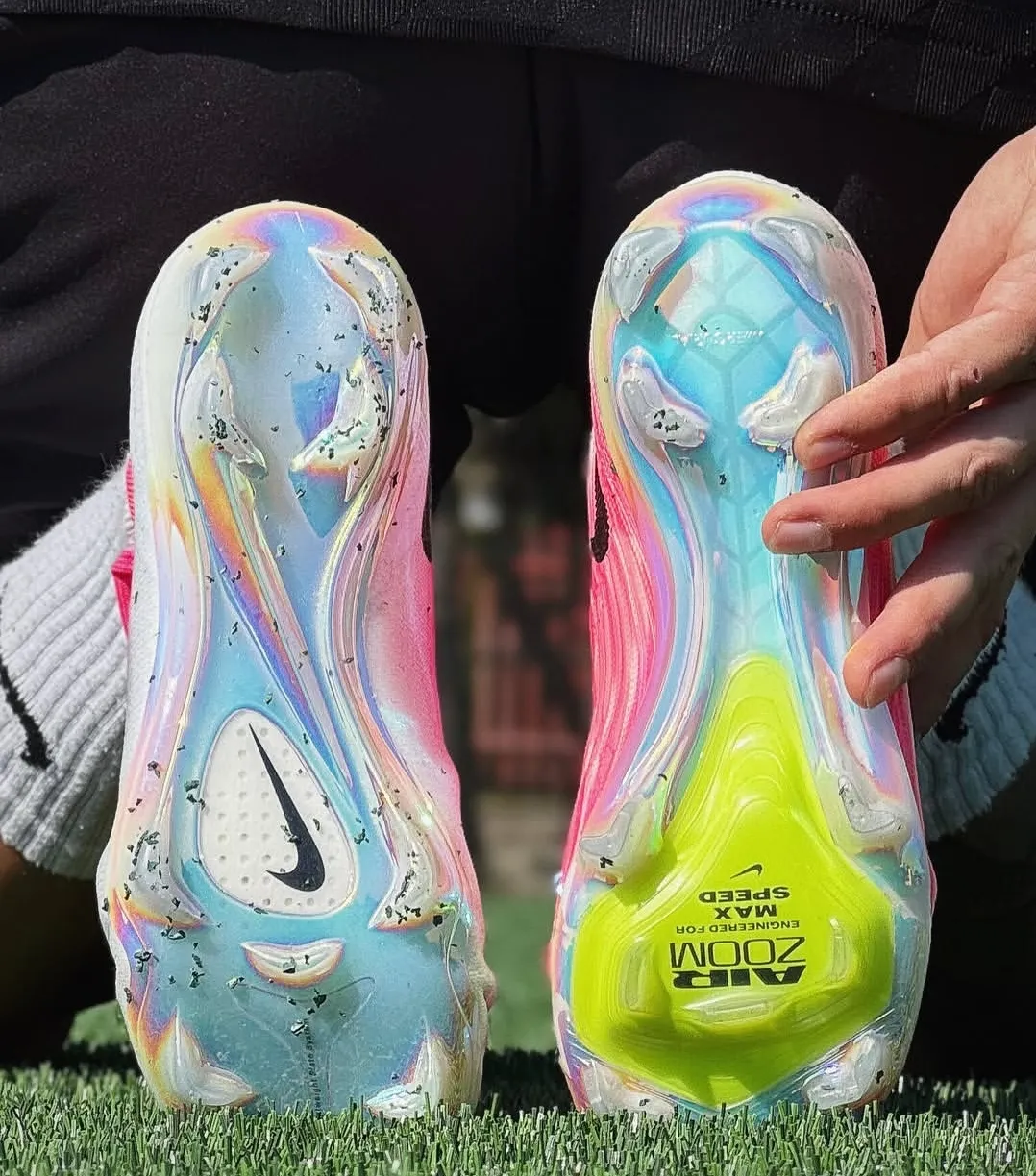Mercurial Vapor 16 Academy IC "Pink Blast"